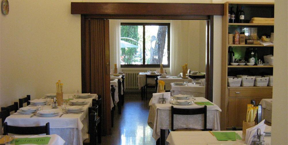 Hotel Trieste セニガッリア エクステリア 写真