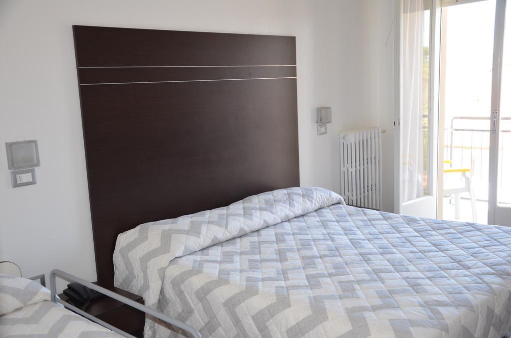 Hotel Trieste セニガッリア エクステリア 写真