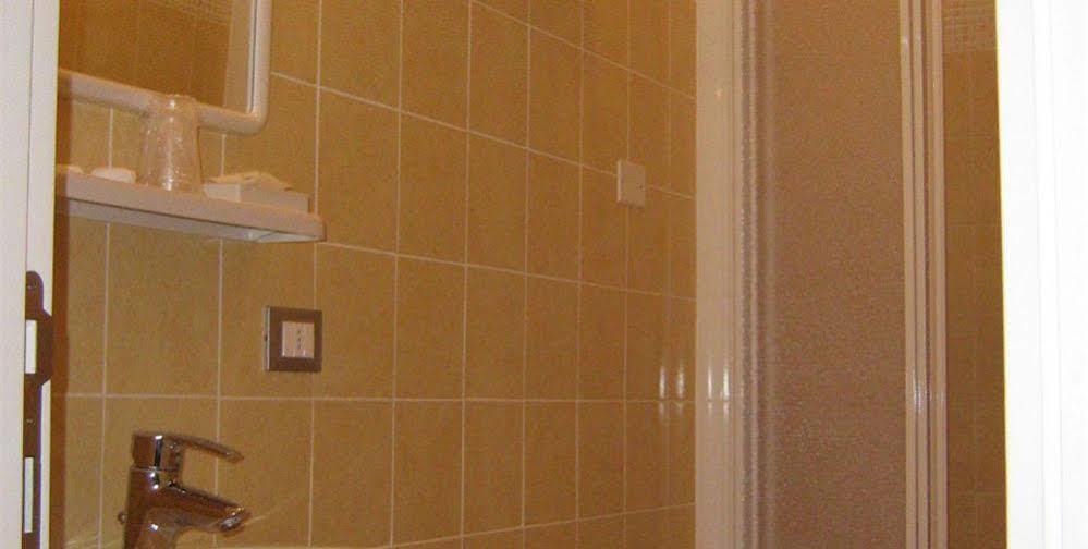 Hotel Trieste セニガッリア エクステリア 写真